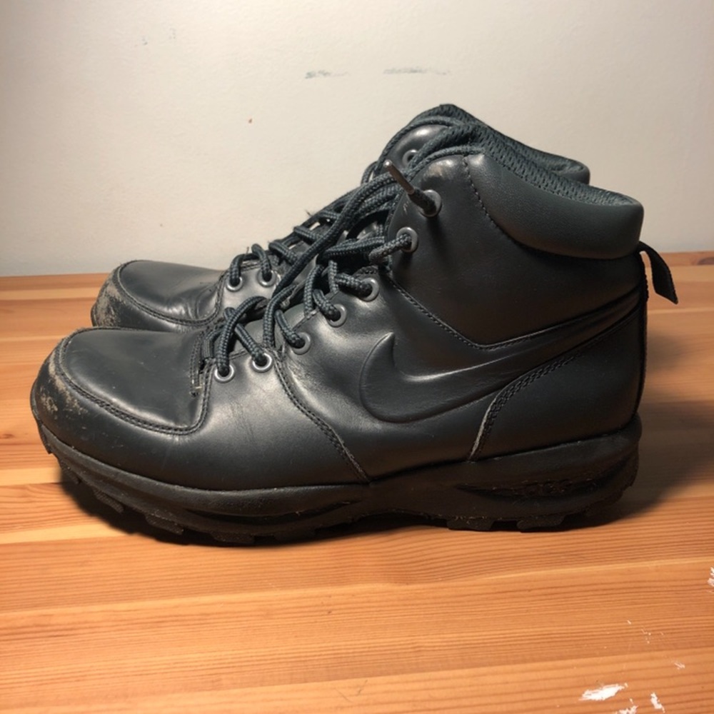 Men nike Work boots great condition size 9